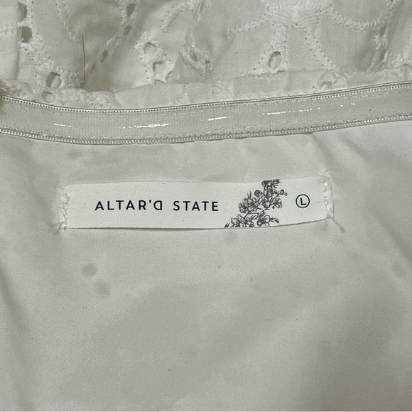 NWOT Altar'd state Baylyn Eyelet Romper - Picture 8 of 9